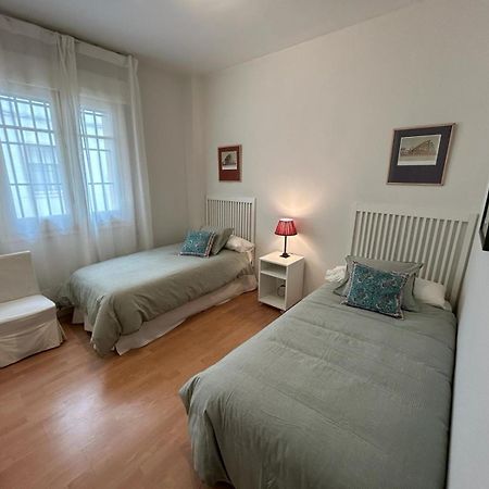 2 Bedroom Apartment By Guadalquivir River เซบีญา ภายนอก รูปภาพ