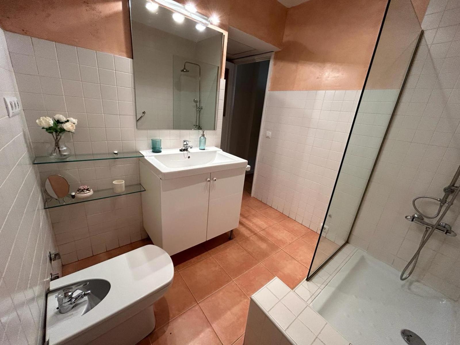 2 Bedroom Apartment By Guadalquivir River เซบีญา ภายนอก รูปภาพ